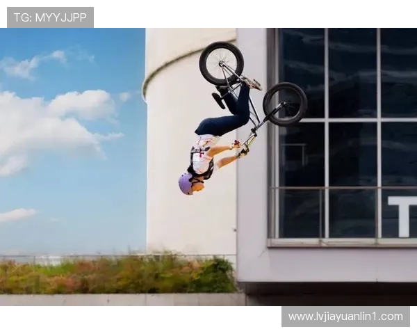 成都极限运动队在世界杯中的灵活性表现引人注目值得深度解析